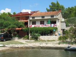Apartmány Sarenko - ostrov Korčula - Chorvatsko - apartmány leží přímo na břehu moře
