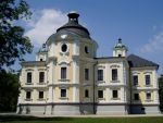 Zmek a muzeum Kravae - foto