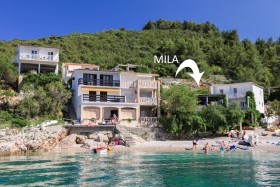 Apartmány robinzonáda Mila - ostrov Hvar - Chorvatsko - dům je situován jen 10 m od pláže