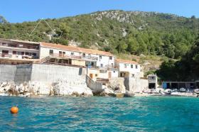 Apartmány robinzonáda Smiljanka ostrov Hvar - Chorvatsko - ubytování u moře - 20 m od pláže