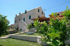 Chorvatsko - ubytování v tradičních kamenných domech - Vila Antea na ostrově Brač
