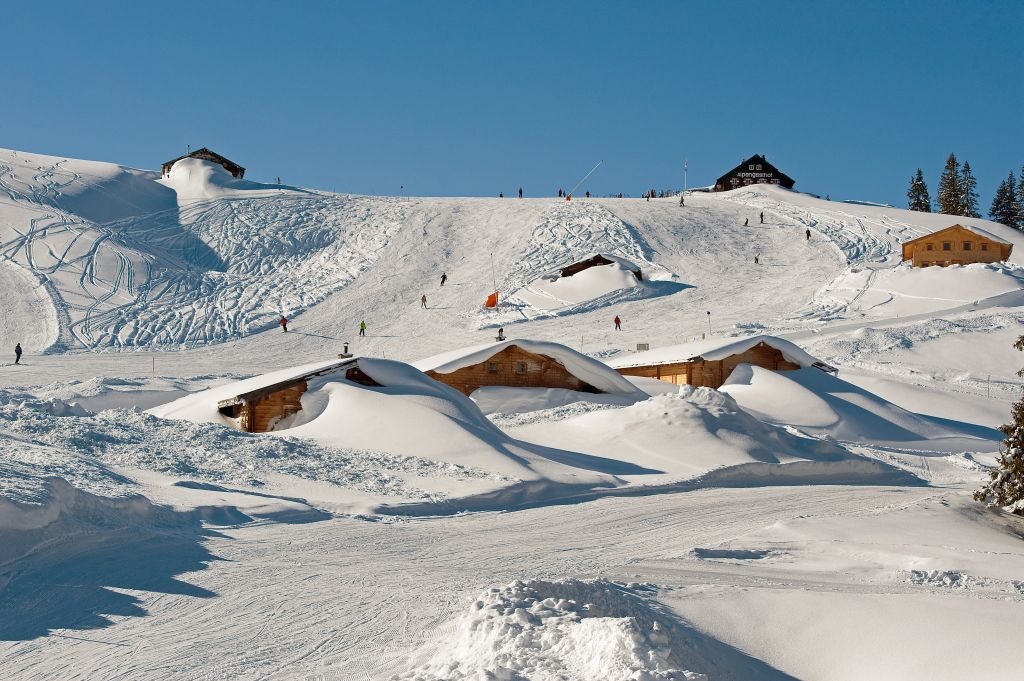 V Loferu jsou  různě obtížné sjezdovky vhodné pro lyžování celé rodiny